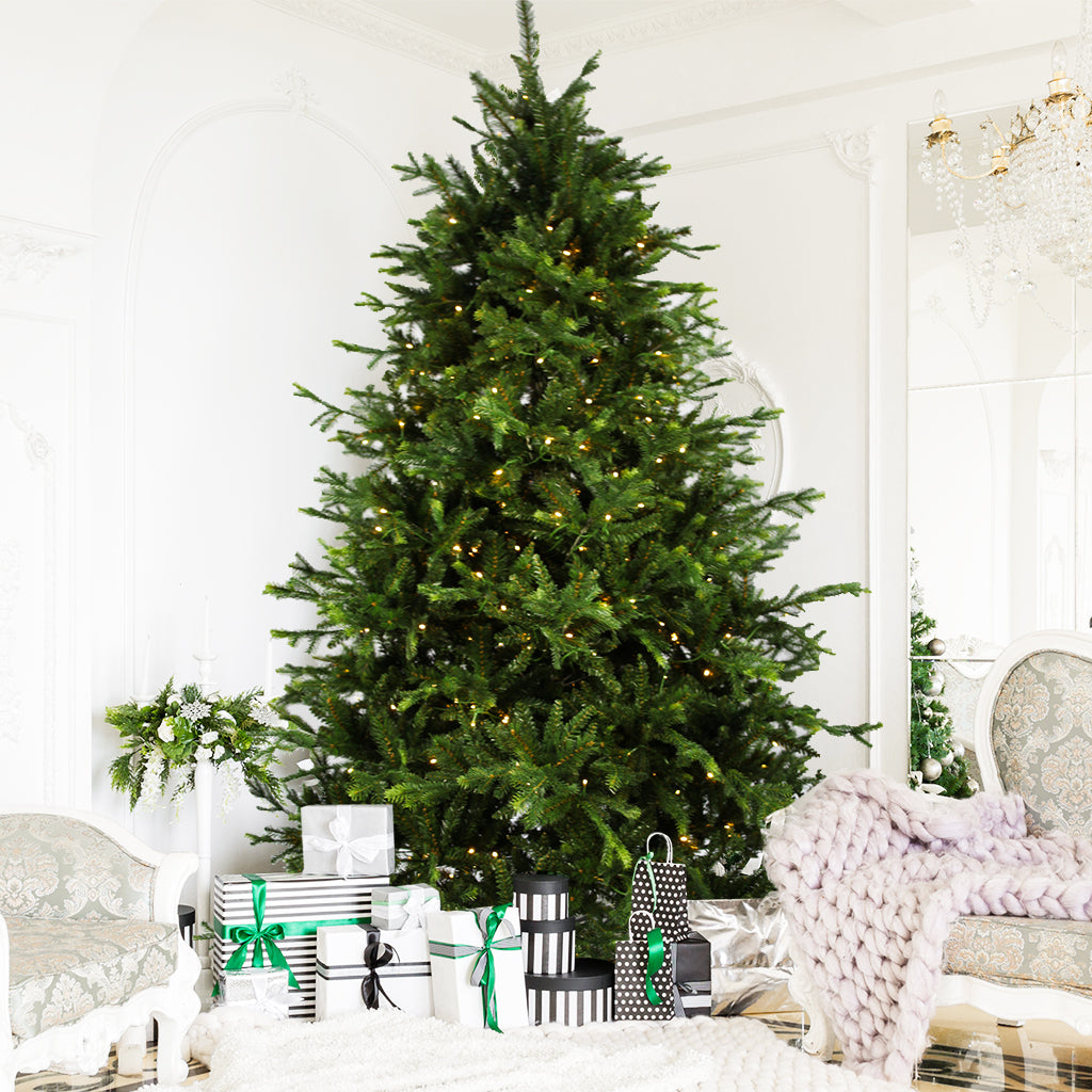 Iowa 7ft/210cm Pre-Lit Christmas Tree
