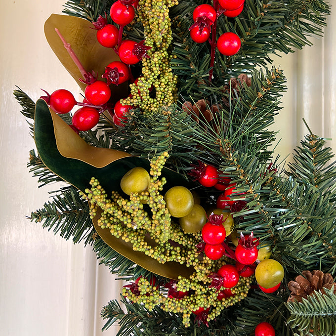 The Hamptons Wreath 71cm Green Pre Decorated