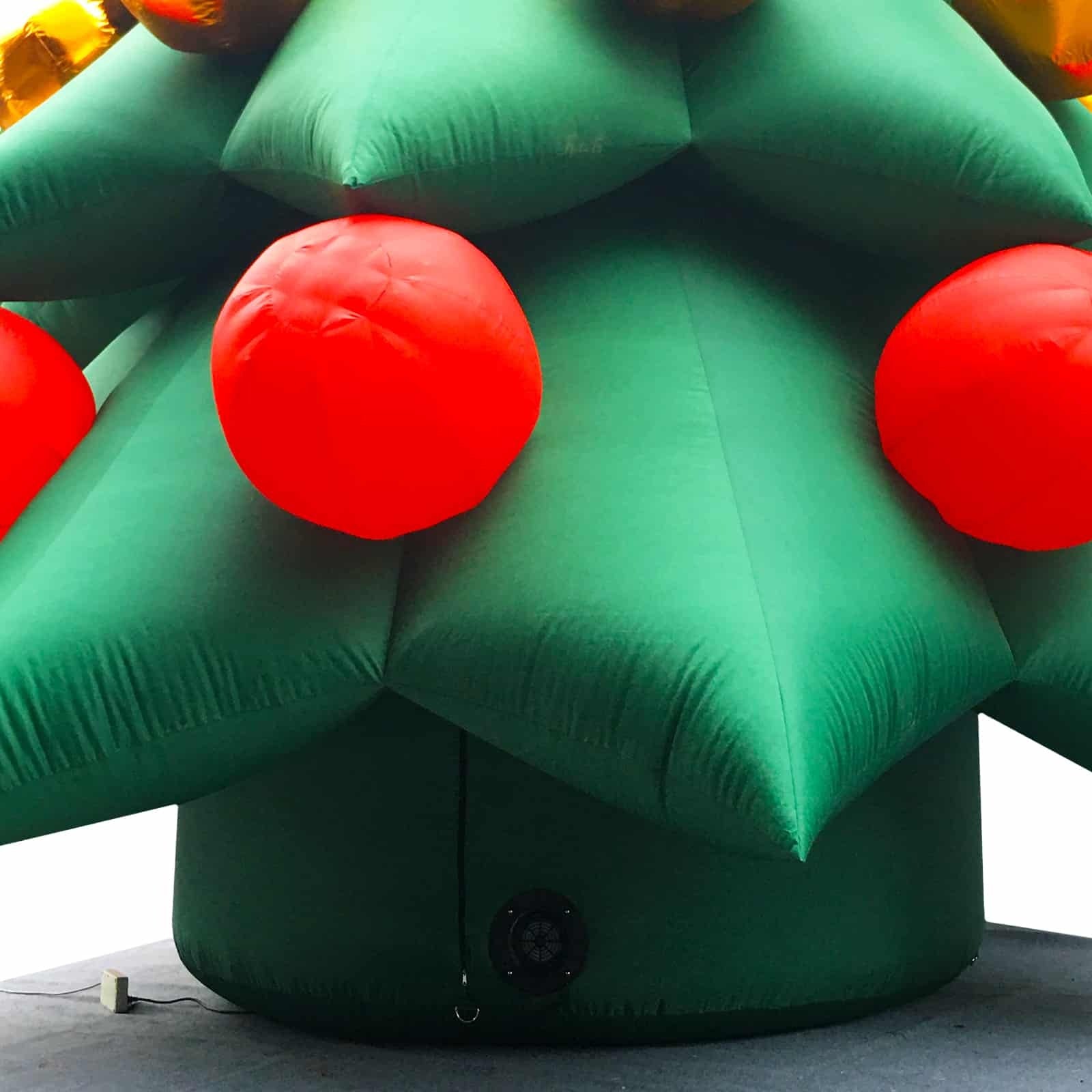 4.0m Christmas Tree with Decorations Inflatable 13.33ft