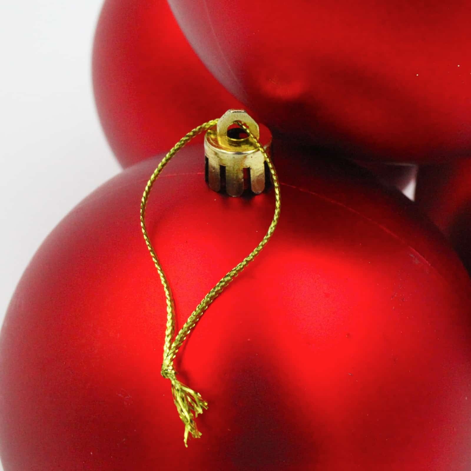 Red Christmas Baubles 24 Matt 100mm