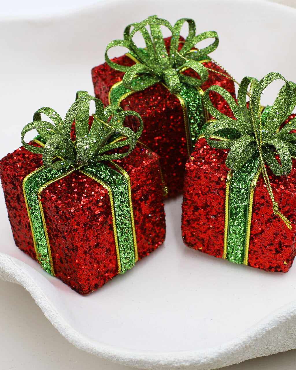 RED GLITTER PRESENT With GREEN BOW 60mm 6 pack