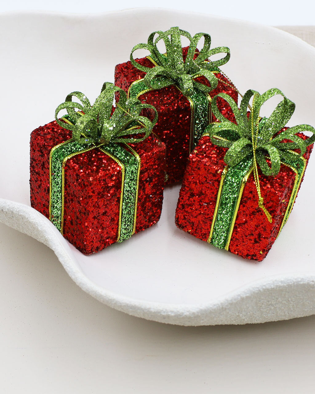 RED GLITTER PRESENT With GREEN BOW 60mm 6 pack