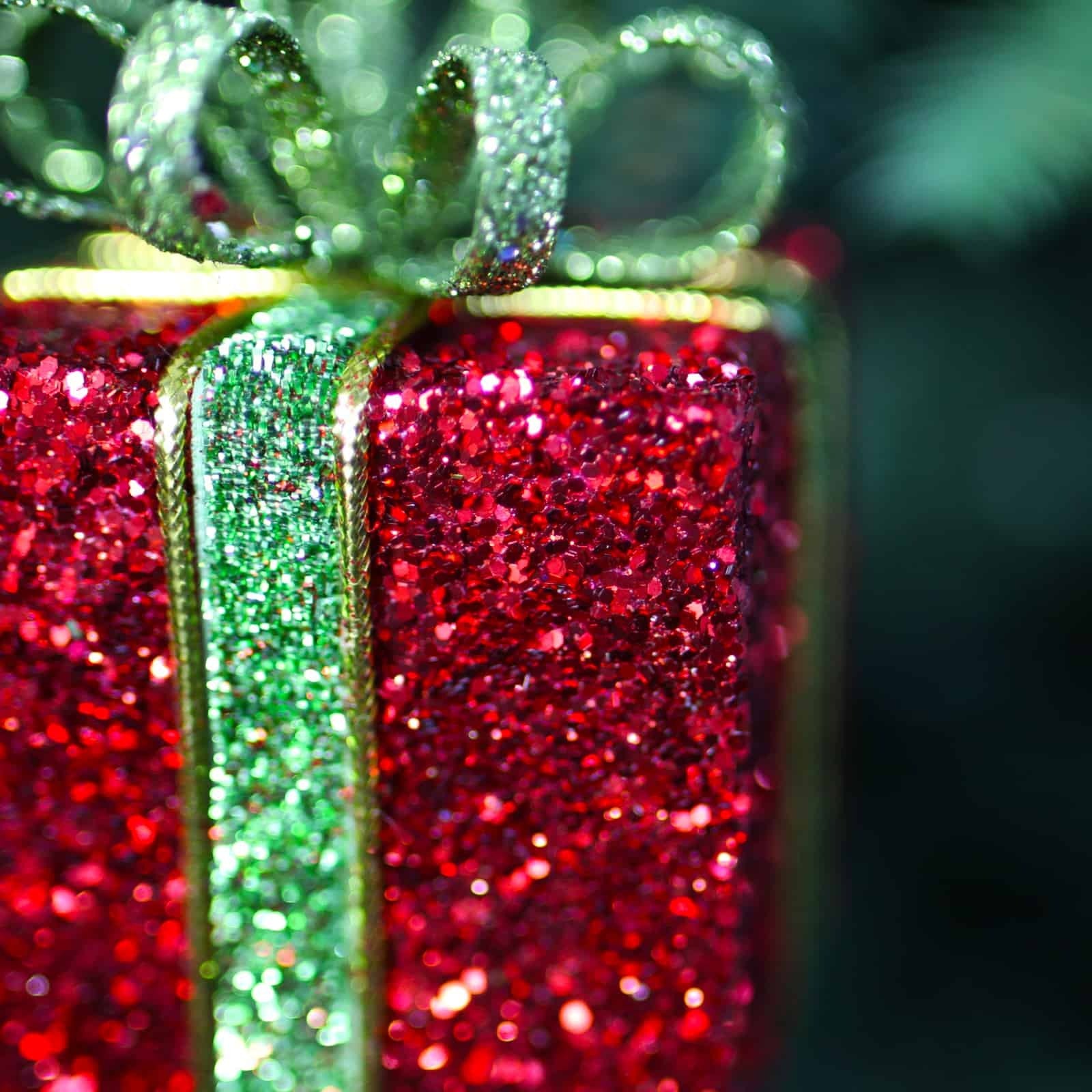 RED GLITTER PRESENT With GREEN BOW 60mm 6 pack