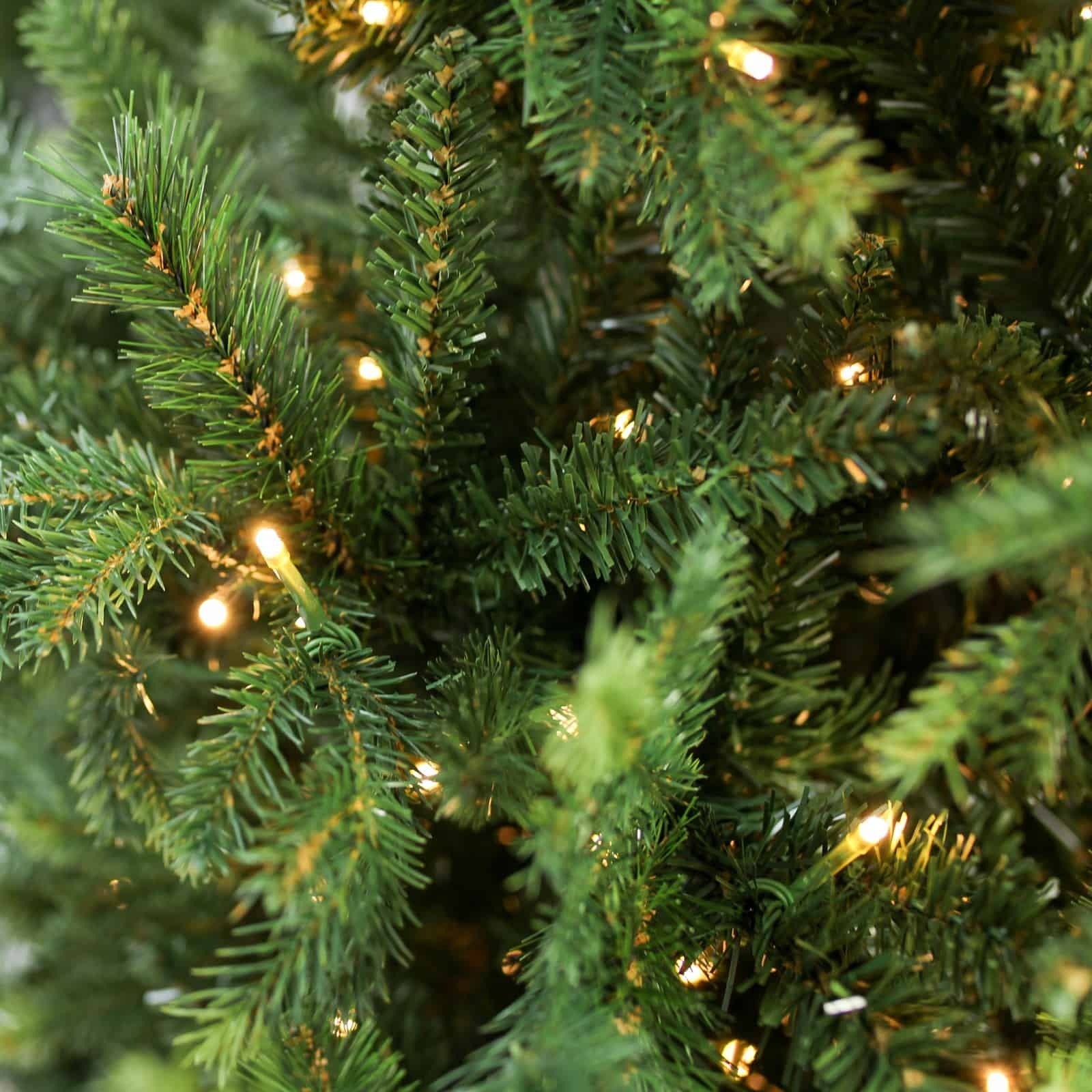 Iowa Pre-Lit Christmas Tree