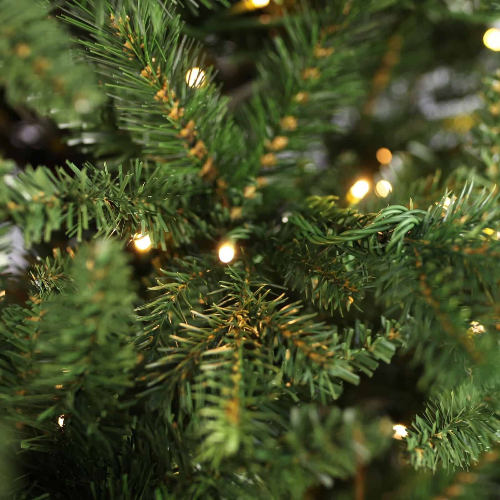 Iowa Pre-Lit Christmas Tree