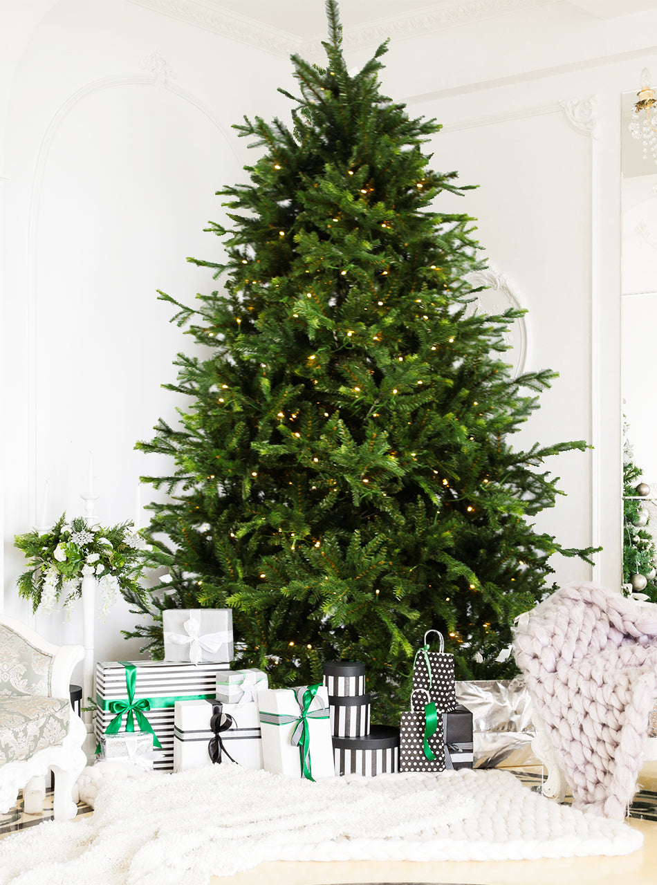 Iowa Pre-Lit Christmas Tree