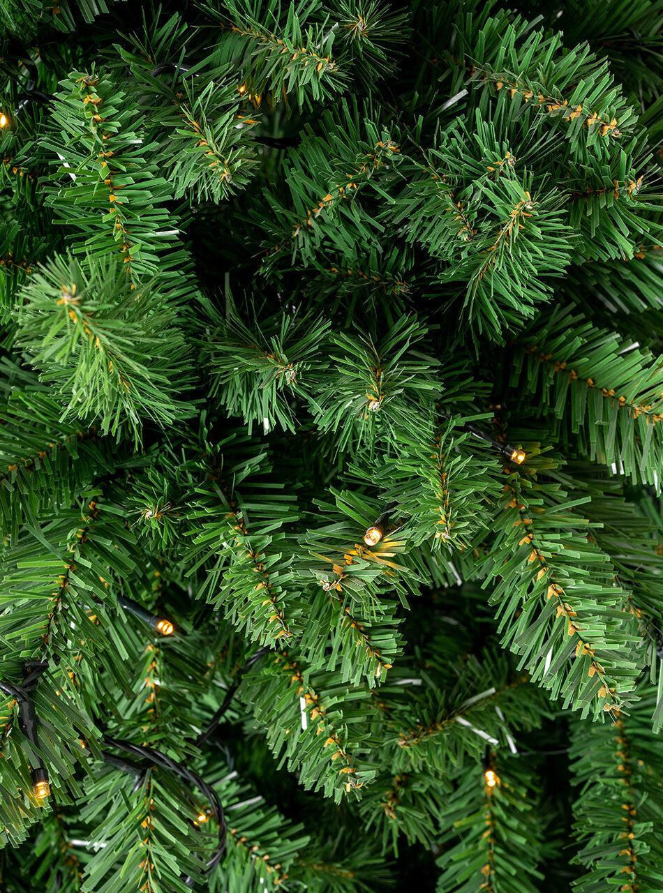 Vienna Pine Green 7.5ft Pre-Lit Christmas Tree