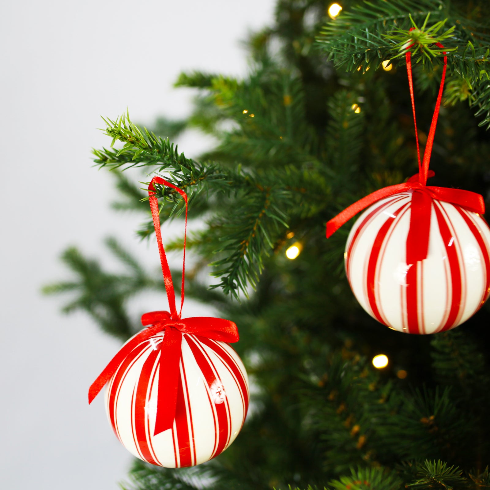 WHITE & RED STRIPE Foam Baubles 75mm 25 Pack