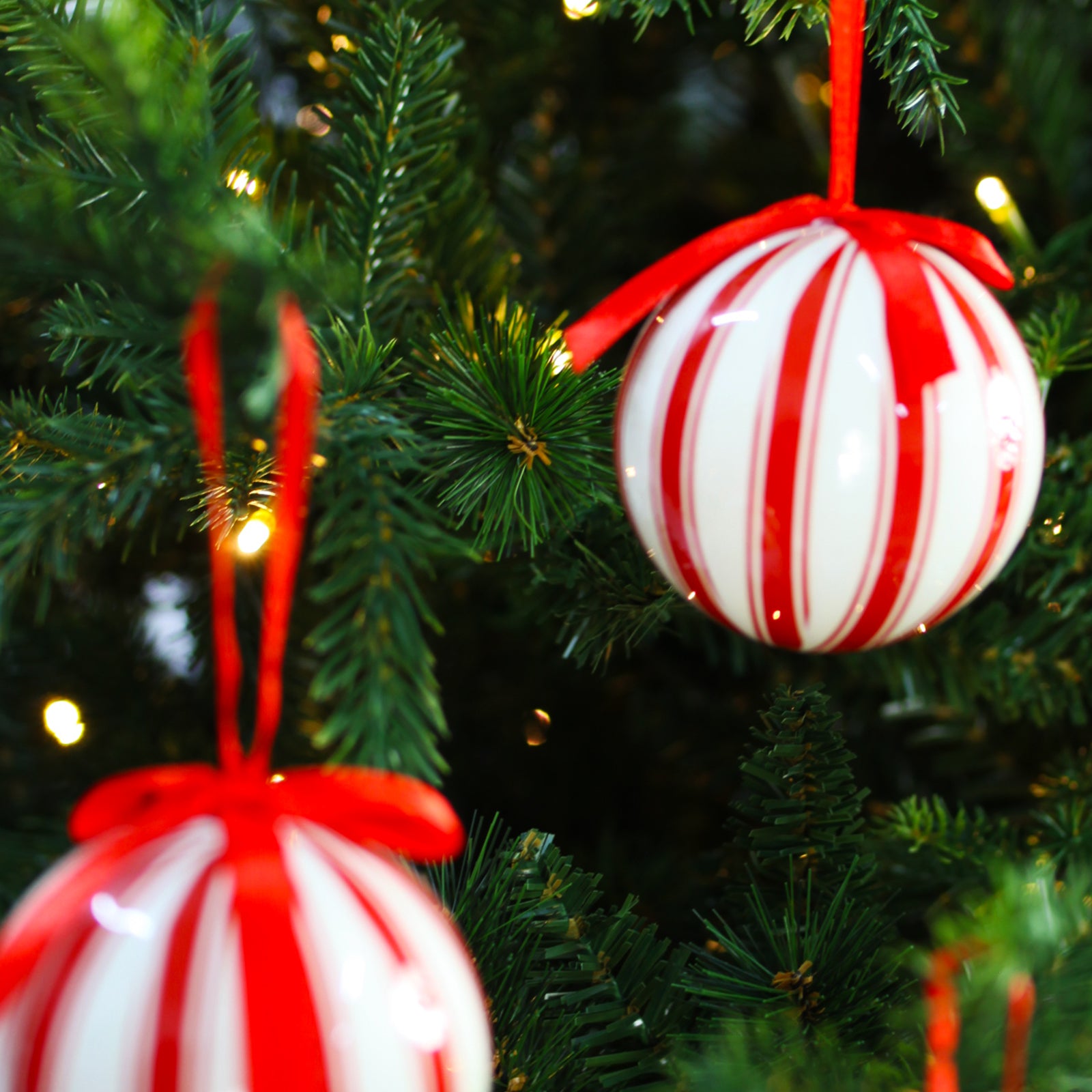 WHITE & RED STRIPE Foam Baubles 75mm 25 Pack