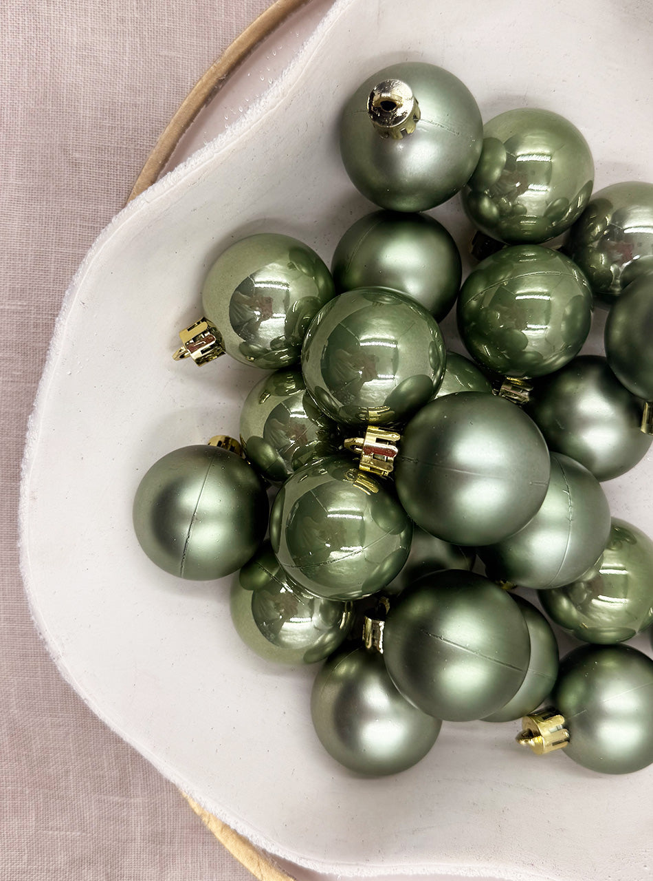 40mm Sage Christmas Baubles Pearl / Matt Pack