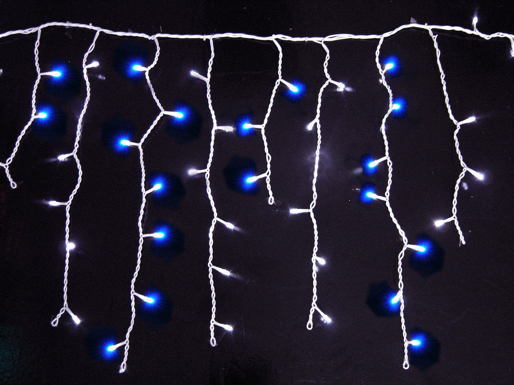 BLUE 120 LED Christmas Icicle Lights 2.5 metres