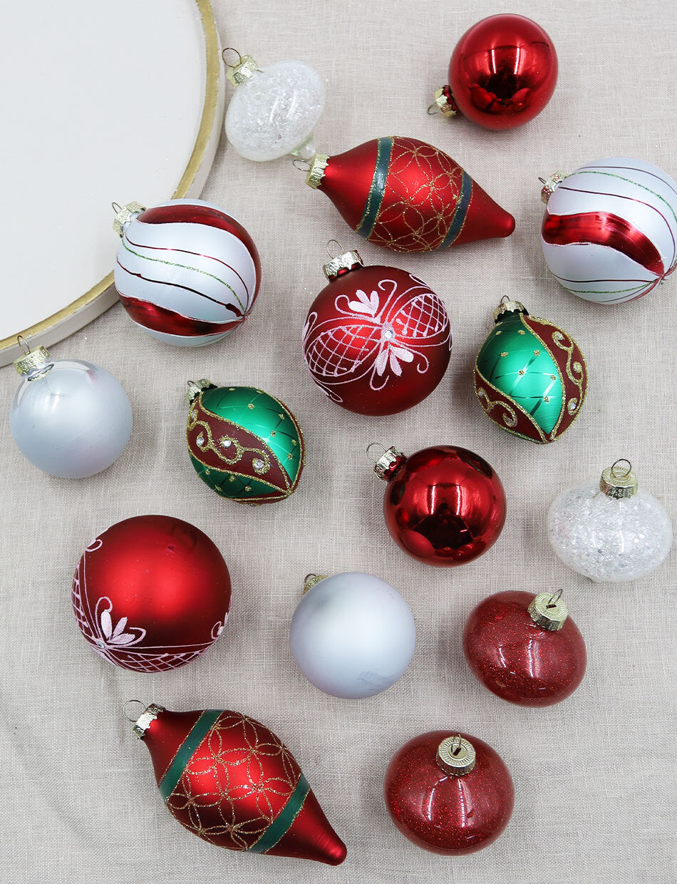 RED 8cm & 6cm Glass Christmas Baubles 16 Pack