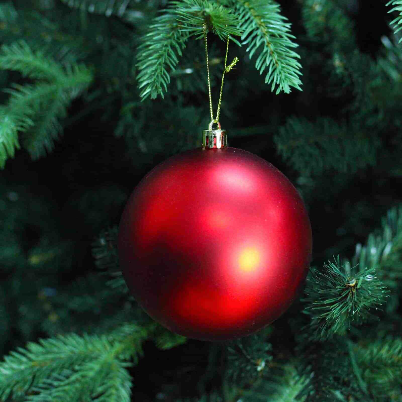 Red Christmas Baubles 24 Matt 100mm
