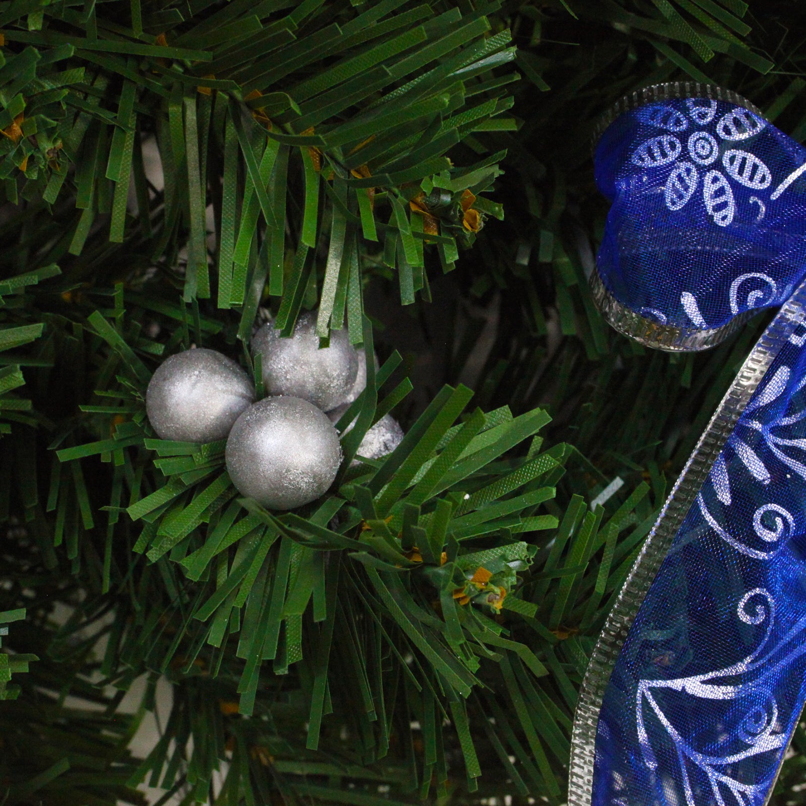 Blue & Silver Pre-Decorated Wreath 60cm