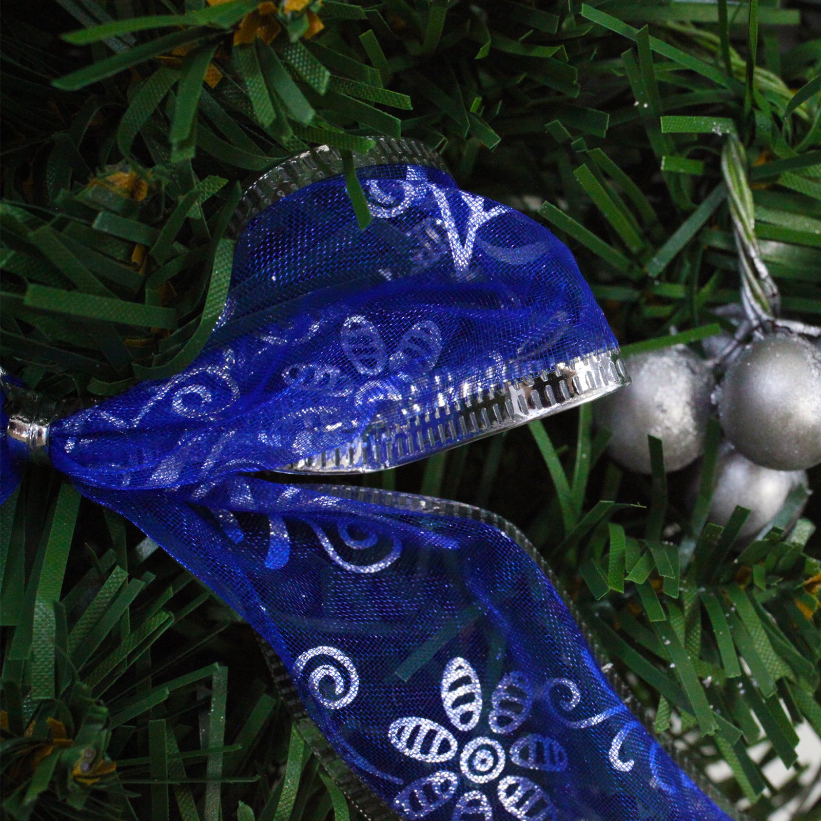 Blue & Silver Pre-Decorated Wreath 60cm