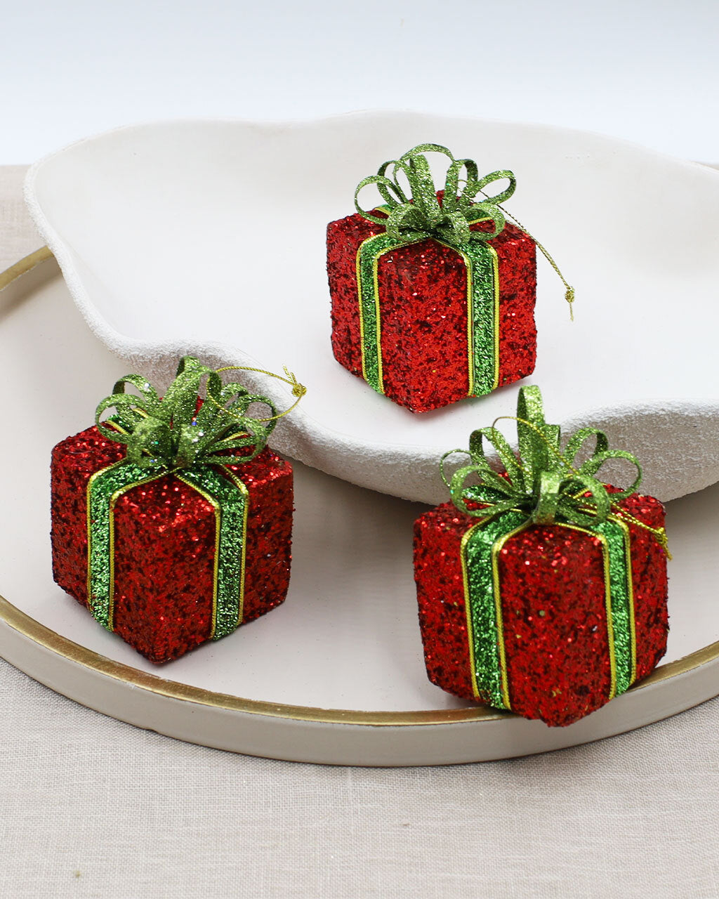 RED GLITTER PRESENT With GREEN BOW 60mm 6 pack