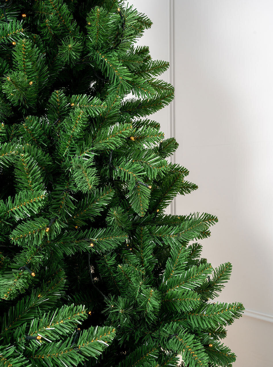 Vienna Pine Green 7.5ft Pre-Lit Christmas Tree