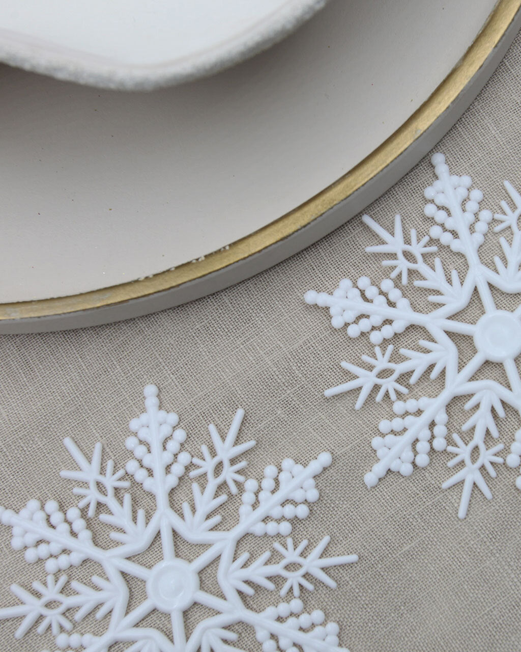 WHITE SNOWFLAKES 6 Pack 180mm Ornament