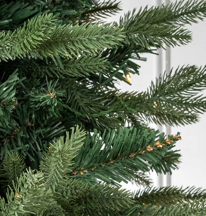 SETTING UP YOUR CHRISTMAS TREE